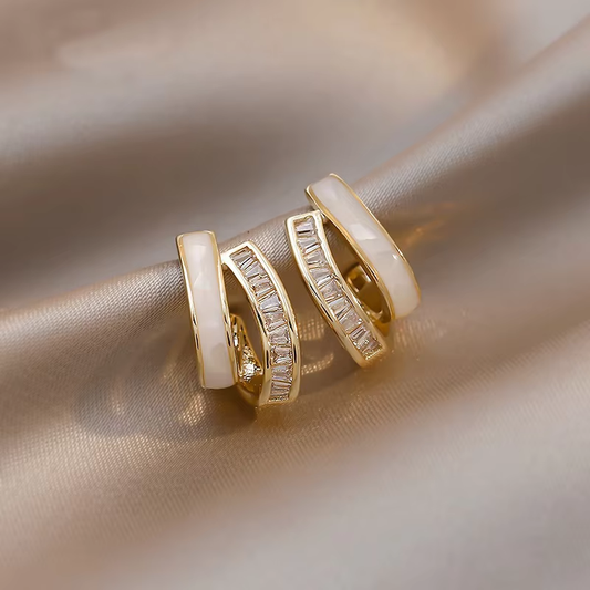 Design 4273 - Modern style, Elegant, Hypoallergenic Material: 18K Gold Plated, Brass, Round Brilliant Cut.
