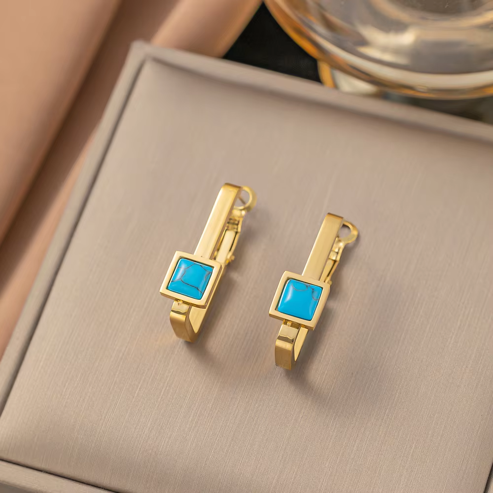 Design 3055 - 18K Gold Plated Hypoallergenic No Tarnish Stainless Steel Stud Earrings.